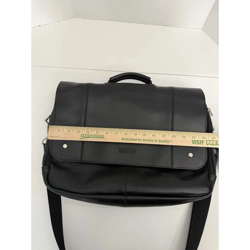 Kenneth Cole Reaction Unisex Black Leather Risky Business Messenger Bag Laptop
